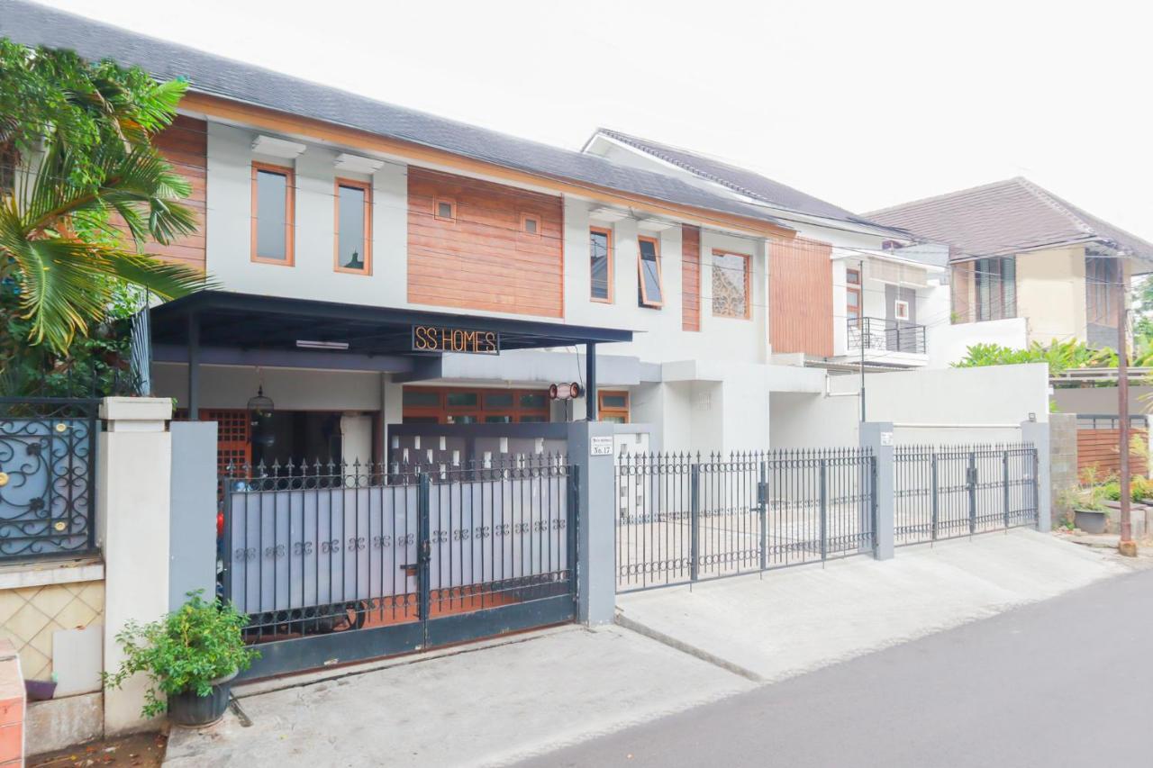 Oyo 2196 Ss Homes Джакарта Екстериор снимка