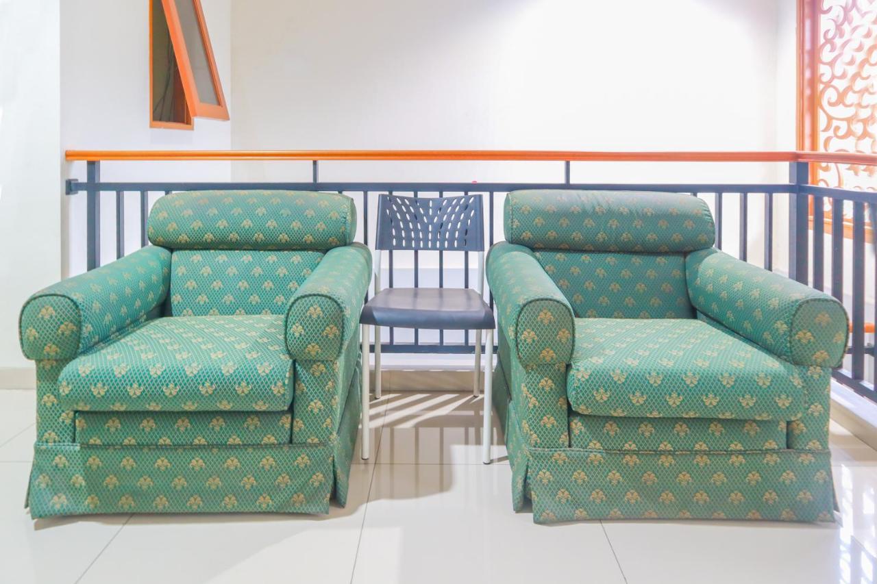 Oyo 2196 Ss Homes Джакарта Екстериор снимка